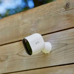 Arlo Pro 4 Spotlight – Trådløst overvåkingskamera 4-pk.
