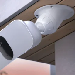 Arlo Takfeste til Arlo Floodlight