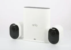 Arlo Ultra 2 Spotlight – Trådløst overvåkingskamera 2-pk. Hvit