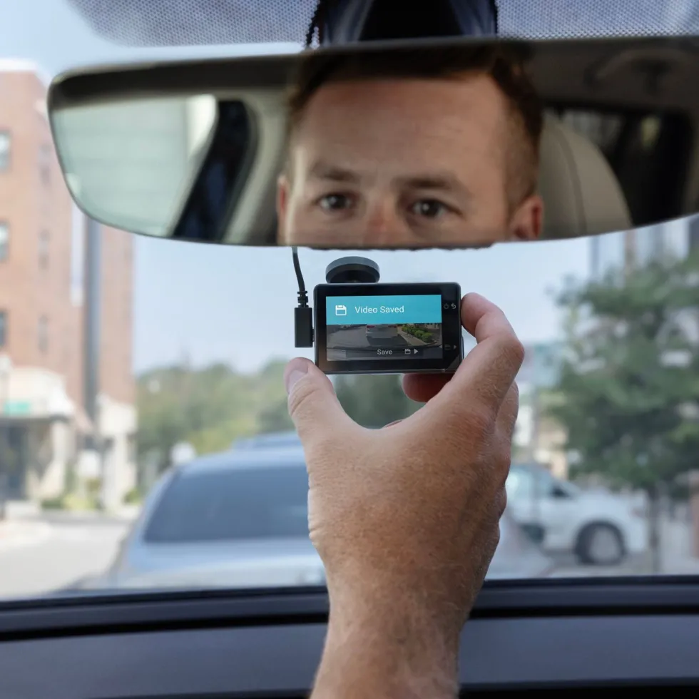 Garmin Dash Cam X210 Quad HD-bilkamera med skjerm