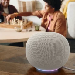 Google Home Speaker smart høyttaler med Gemini Hazel