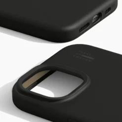 IDEAL OF SWEDEN Silicone MagSafe Case – mobildeksel til iPhone 13, 14, 15, 16e og 17e Black