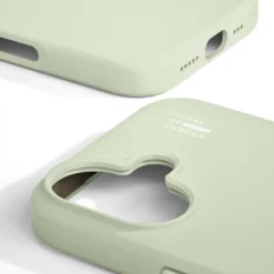 IDEAL OF SWEDEN Silicone MagSafe Case – mobildeksel til iPhone 16 Sage Green