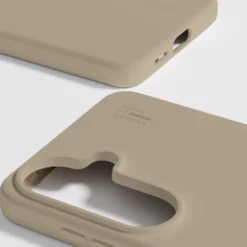 IDEAL OF SWEDEN Silicone MagSafe Case – mobildeksel til Galaxy S26 Perfect Beige