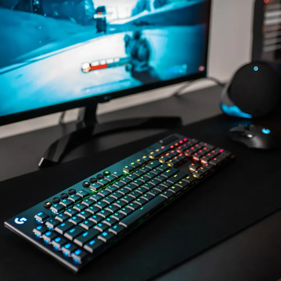 Logitech G 915 Lightspeed Mekanisk tastatur GL Clicky