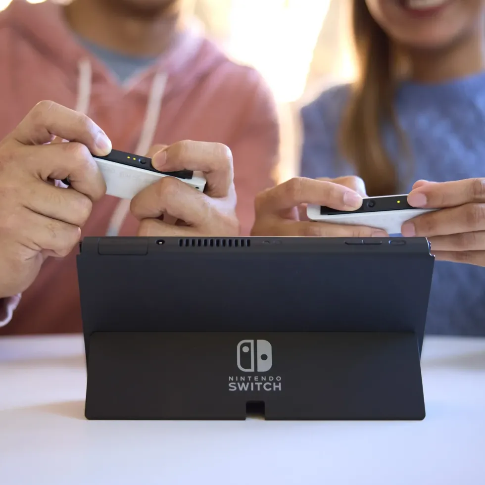 Nintendo Switch (OLED) Spillkonsol 7" Rød/Blå