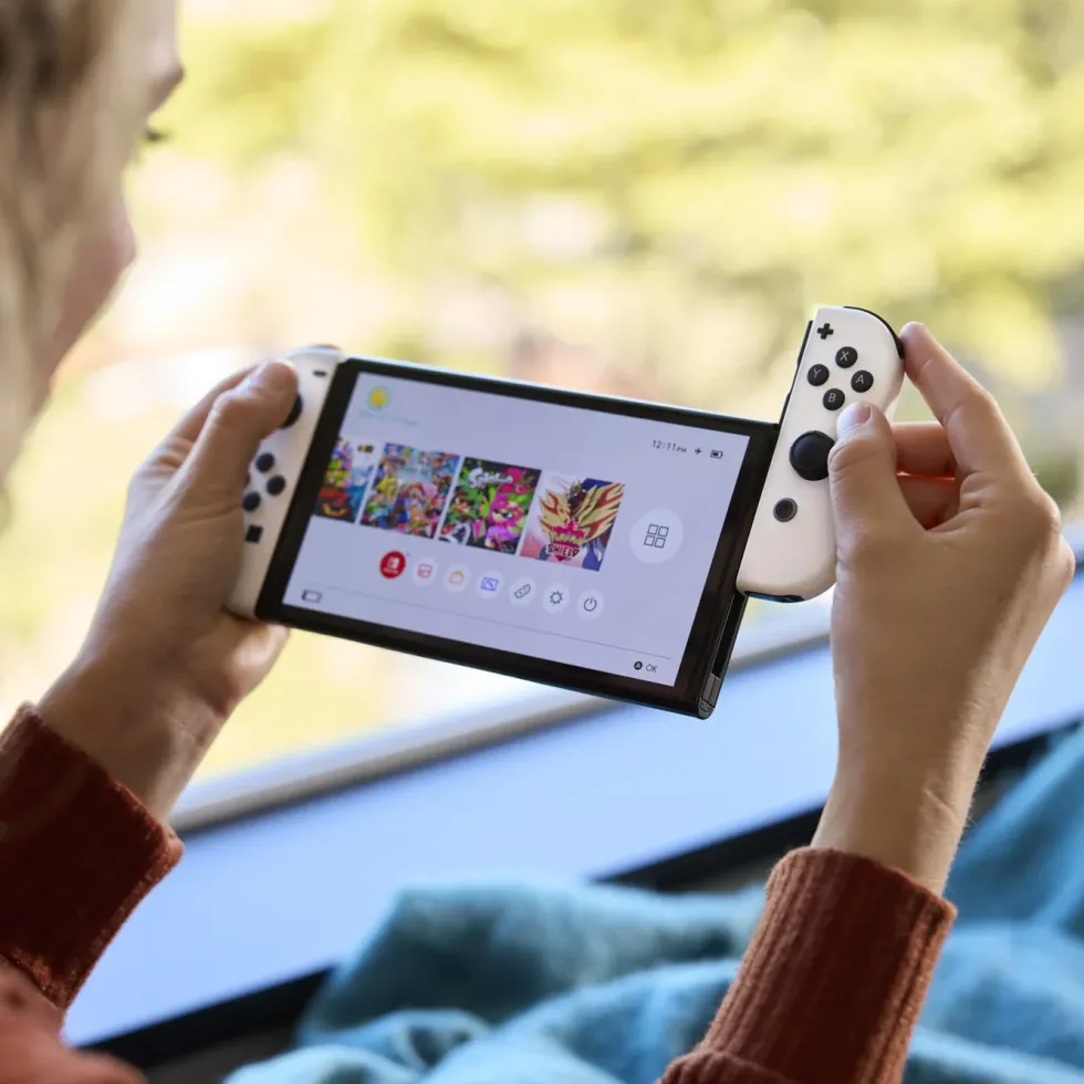 Nintendo Switch (OLED) Spillkonsol 7" Rød/Blå