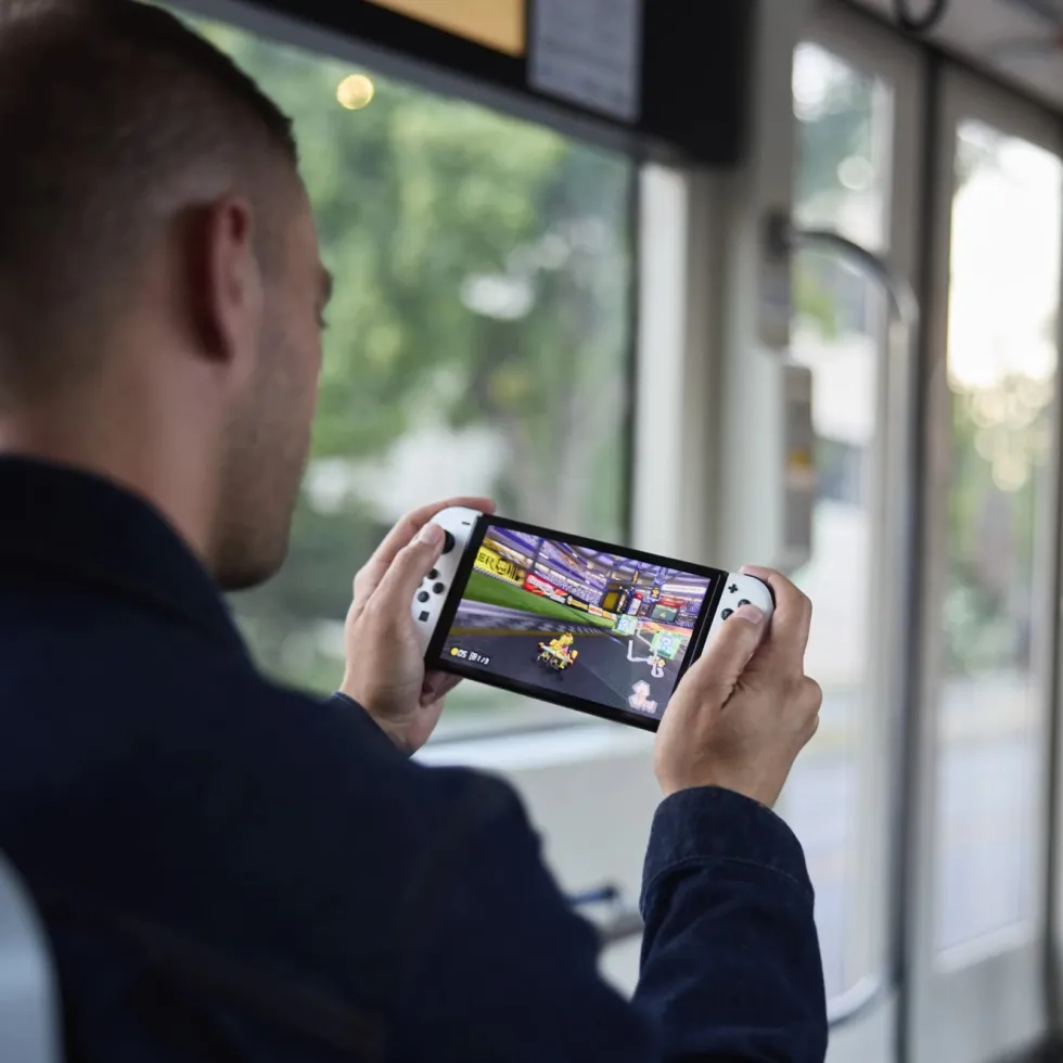 Nintendo Switch (OLED) Spillkonsol 7" Rød/Blå