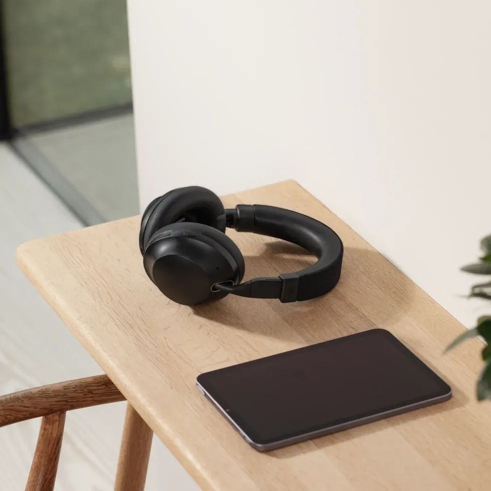 Nomadelic Hybrid ANC Headphones Solo 200