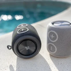 Nomadelic Loud 705 Vanntett Bluetooth-høyttaler Svart