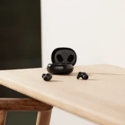 Nomadelic Solo 300 trådløse in-ear-hodetelefoner med støyreduksjon Svart