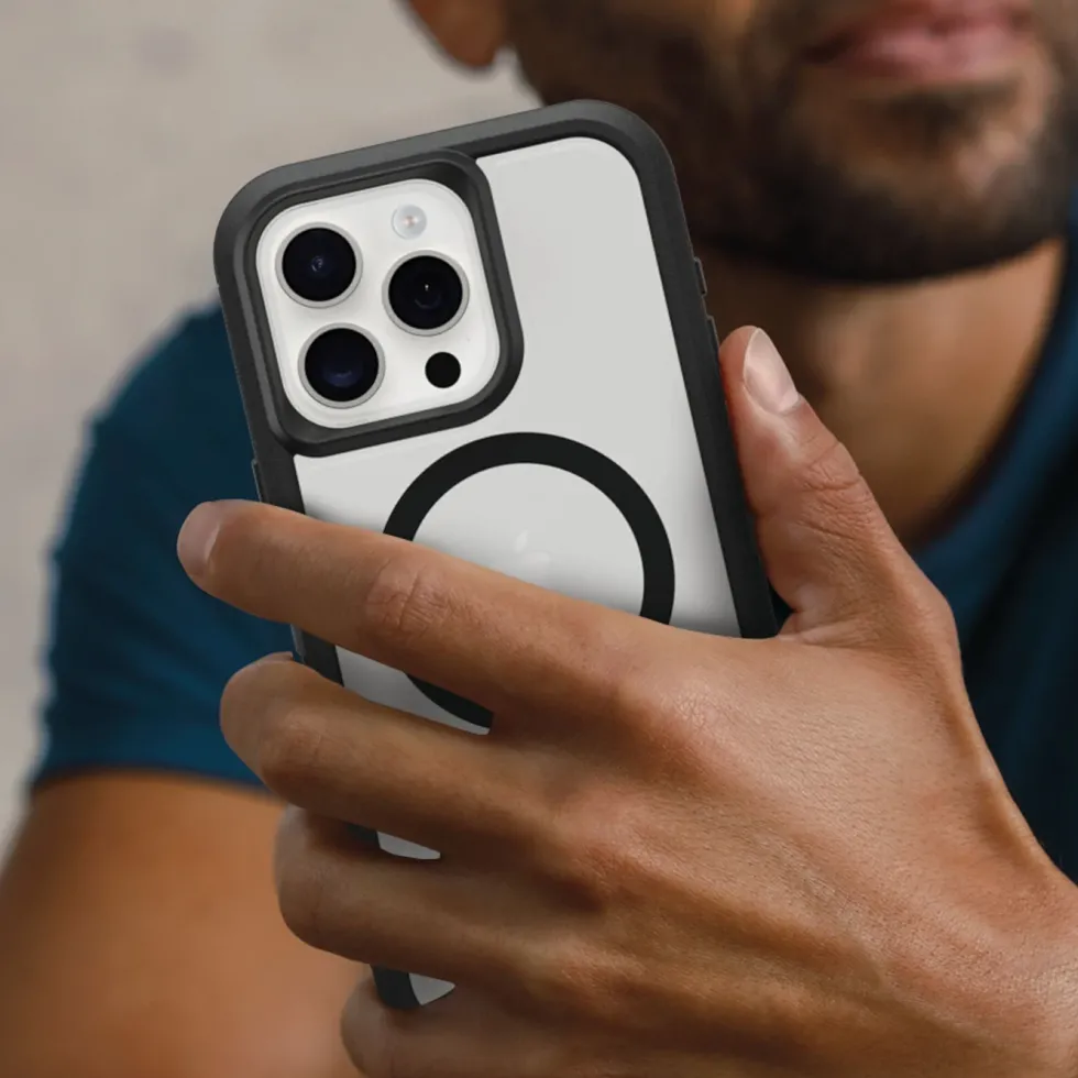 Otterbox Defender XT Dark Side Robust deksel for iPhone 15 Pro Max