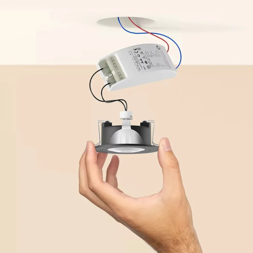 Philips Hue White and Color Ambience MR16 400 lm
