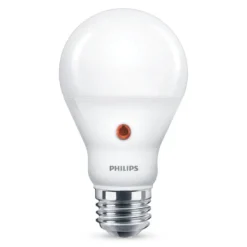 Philips LED-pære med skumringsrele E27 806 lm