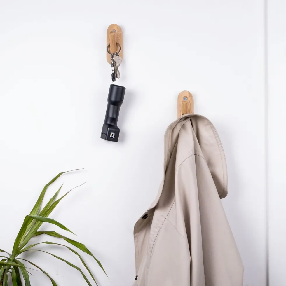 Plegium Smart forsvarsspray med Bluetooth Svart