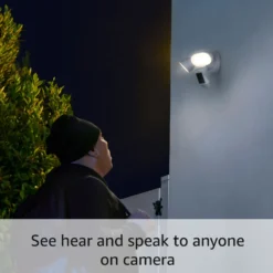 Ring Floodlight Cam Pro Hvit