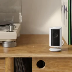 Ring Indoor Camera Plus - Retinal 2K overvåkingskamera Svart
