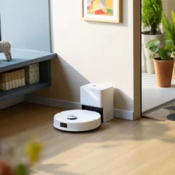 Roborock Q10 VF+ robotstøvsuger med basestasjon Hvit