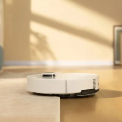 Roborock Q10 VF+ robotstøvsuger med basestasjon Hvit