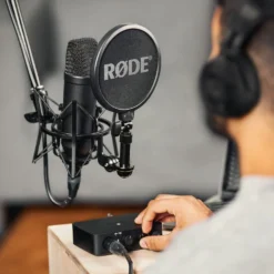 Rode NT1 + AI1 Studio Bundle