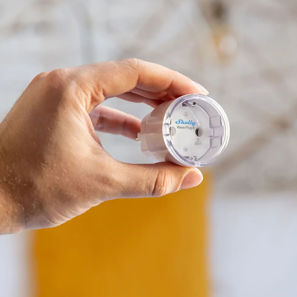 Shelly Wave Plug S LR – smart Z-Wave-plugg med energimåling Svart