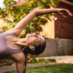 Shokz OpenFit 2+ open-ear-hodetelefoner Grå