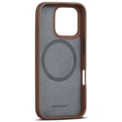 WOOLNUT Skinnetui for iPhone 16 Pro Cognac