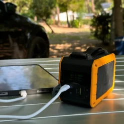 Xtorm Rugged XR204 Flashlight Powerbank 40 000 mAh